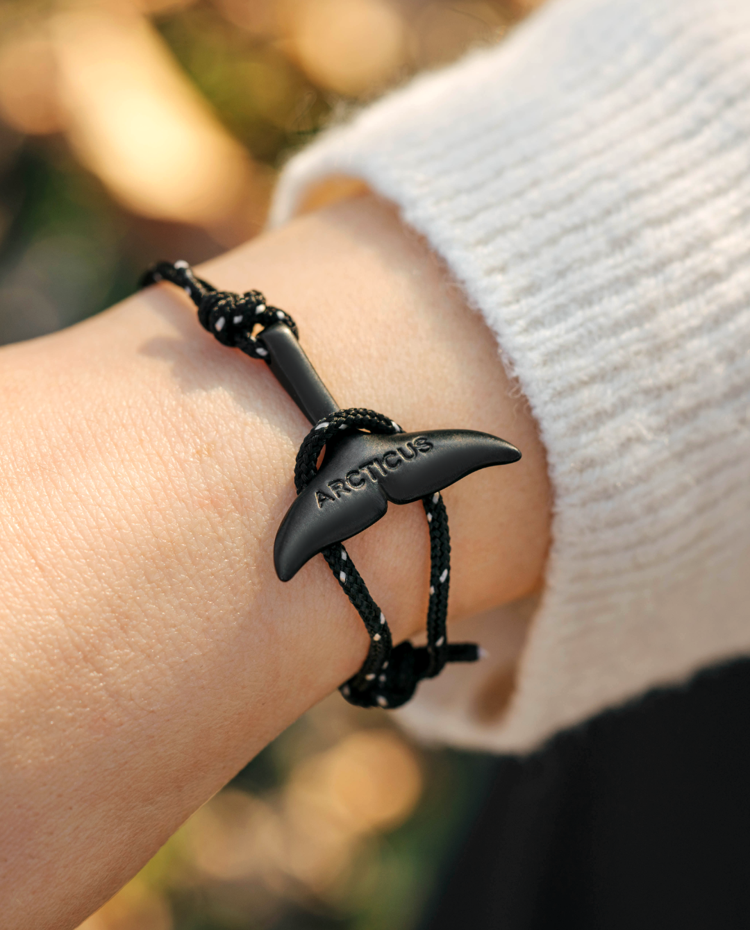 Whale Tail - Black-1